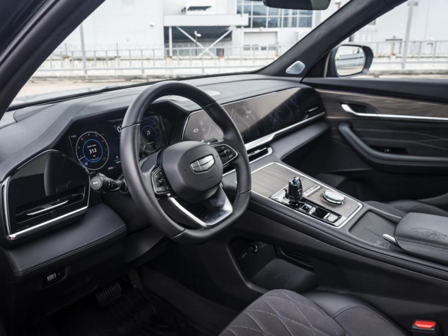 Geely Monjaro I Москва  - изображение 11