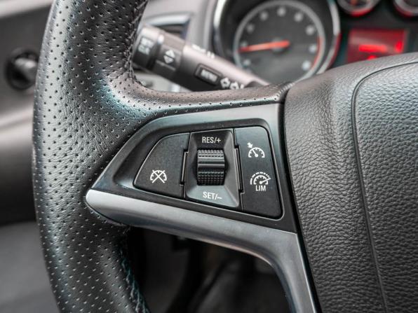 Opel Astra J Рестайлинг с пробегом 2013 года, цена 649 000 рублей, 155000 км, хэтчбек, Автокод Объявления