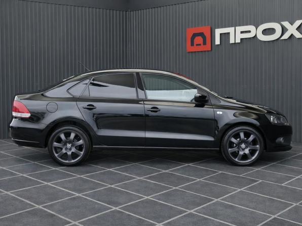 Volkswagen Polo V с пробегом 2014 года, цена 957 000 рублей, 268000 км, седан, Автокод Объявления