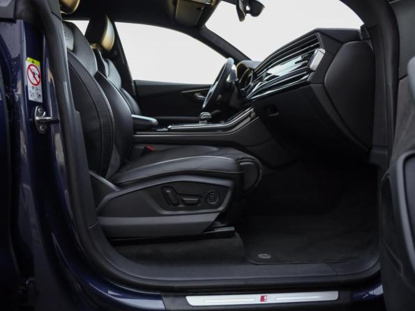 Audi Q8 I (4M) с пробегом 2019 года, цена 5 499 000 рублей, 105218 км, внедорожник, Автокод Объявления