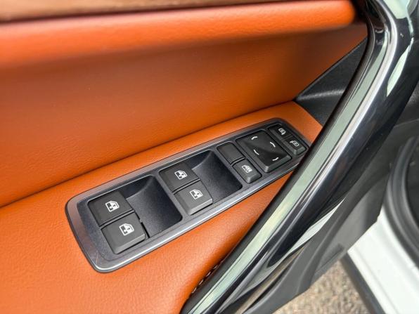 Lada (ВАЗ) Vesta I Рестайлинг (NG) с пробегом 2024 года, цена 1 345 000 рублей, 36000 км, универсал, Автокод Объявления