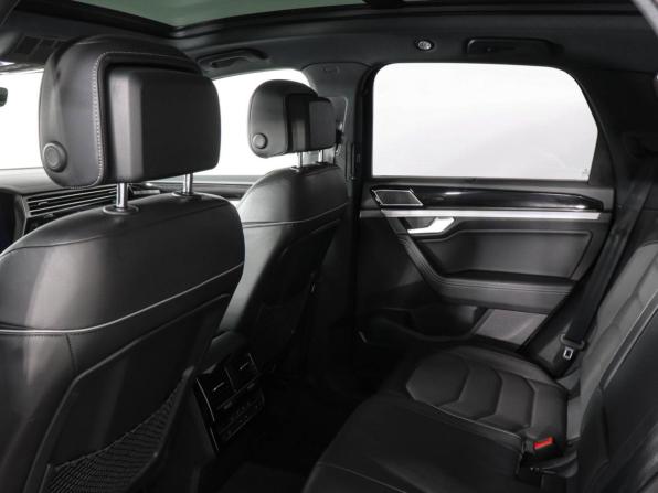 Volkswagen Touareg III с пробегом 2022 года, цена 8 100 000 рублей, 54768 км, внедорожник, Автокод Объявления