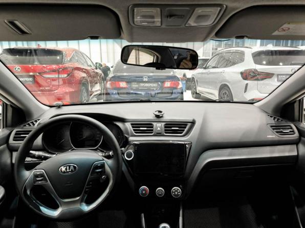 Kia Rio III Рестайлинг с пробегом 2015 года, цена 950 000 рублей, 178672 км, седан, Автокод Объявления