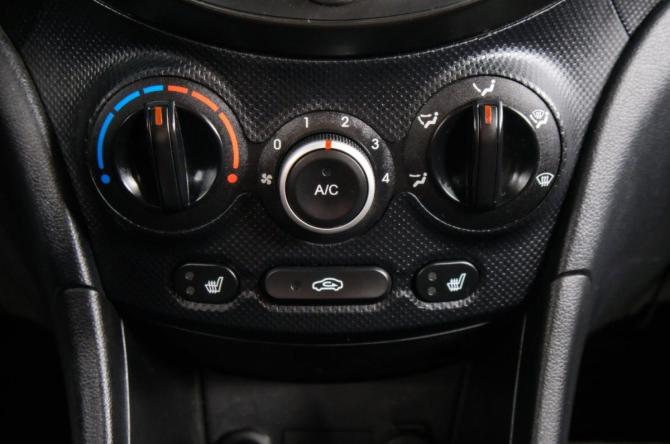 Hyundai Solaris I с пробегом 2012 года, цена 649 000 рублей, 244000 км, хэтчбек, Автокод Объявления