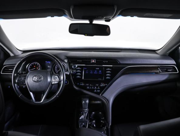 Toyota Camry VIII (XV70) с пробегом 2019 года, цена 2 590 000 рублей, 121995 км, седан, Автокод Объявления