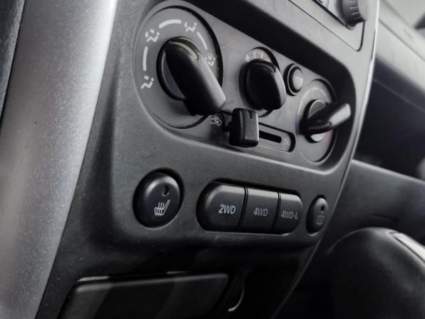 Suzuki Jimny III Рестайлинг 1 с пробегом 2006 года, цена 836 000 рублей, 184371 км, внедорожник, Автокод Объявления