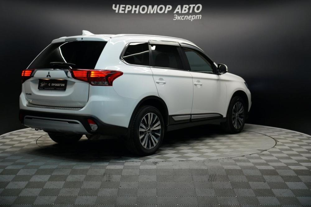 Mitsubishi Outlander III Рестайлинг 3 Крым  - изображение 5