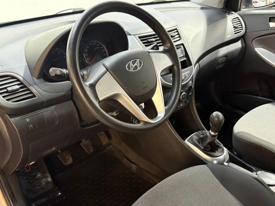 Hyundai Solaris I Санкт-Петербург  - изображение 8
