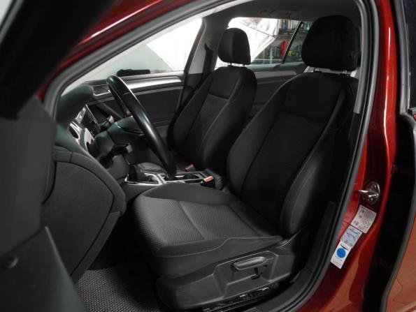 Volkswagen Golf VII Рестайлинг с пробегом 2019 года, цена 1 429 000 рублей, 163159 км, универсал, Автокод Объявления