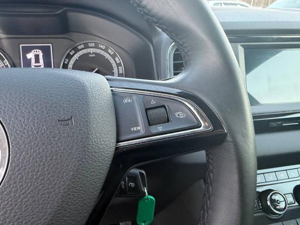 Skoda Karoq I с пробегом 2020 года, цена 1 725 000 рублей, 180827 км, внедорожник, Автокод Объявления