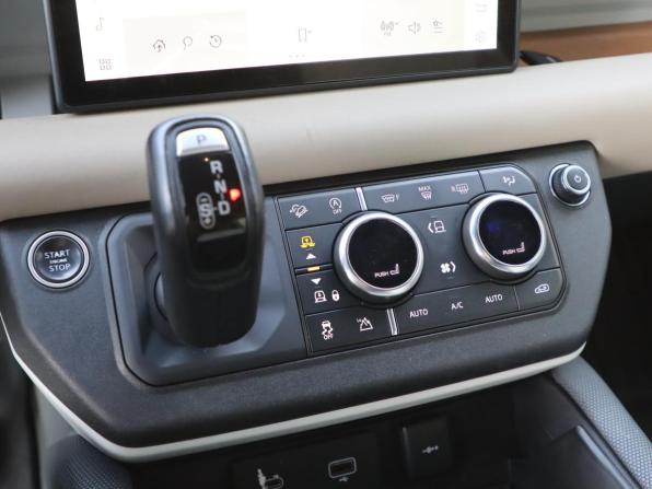 Land Rover Defender II с пробегом 2021 года, цена 3 450 000 рублей, 237200 км, внедорожник, Автокод Объявления