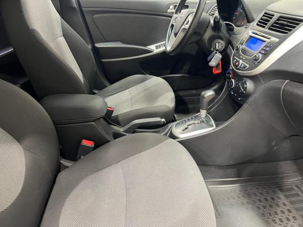 Hyundai Solaris I с пробегом 2013 года, цена 750 000 рублей, 214889 км, седан, Автокод Объявления