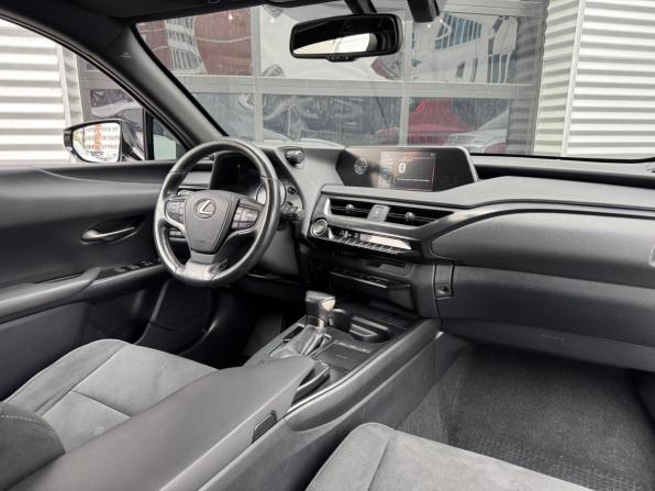 Lexus UX I с пробегом 2019 года, цена 2 600 000 рублей, 148402 км, внедорожник, Автокод Объявления