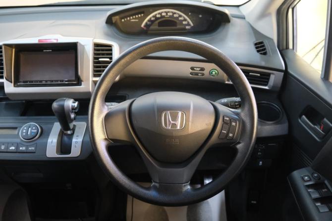 Honda Freed I Рестайлинг с пробегом 2012 года, цена 1 229 000 рублей, 88000 км, компактвэн, Автокод Объявления