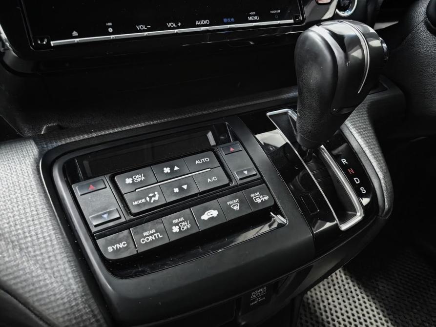 Honda Stepwgn V Рестайлинг Новосибирск  - изображение 17
