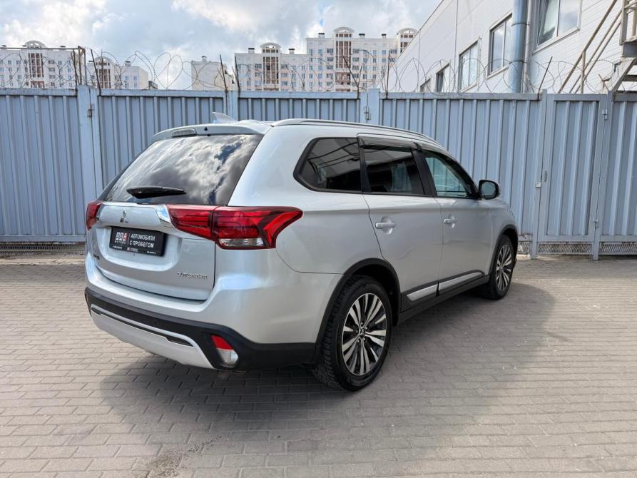 Mitsubishi Outlander III Рестайлинг 3 Ростов-на-Дону  - изображение 6