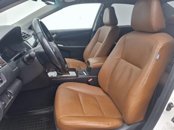 Toyota Camry VII (XV50) Рестайлинг с пробегом 2016 года, цена 2 450 000 рублей, 93000 км, седан, Автокод Объявления