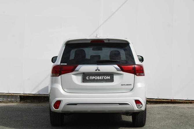 Mitsubishi Outlander III Рестайлинг 3 с пробегом 2022 года, цена 2 625 000 рублей, 14000 км, внедорожник, Автокод Объявления