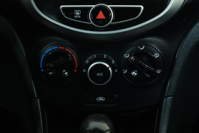 Hyundai Solaris I с пробегом 2014 года, цена 899 000 рублей, 182000 км, седан, Автокод Объявления
