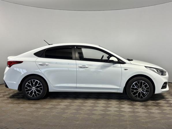 Hyundai Solaris II с пробегом 2018 года, цена 1 195 000 рублей, 117754 км, седан, Автокод Объявления