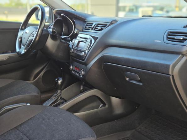 Kia Rio III Рестайлинг с пробегом 2016 года, цена 1 200 000 рублей, 99900 км, седан, Автокод Объявления