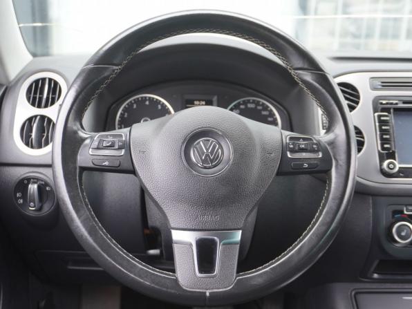 Volkswagen Tiguan I Рестайлинг с пробегом 2015 года, цена 1 563 000 рублей, 118356 км, внедорожник, Автокод Объявления