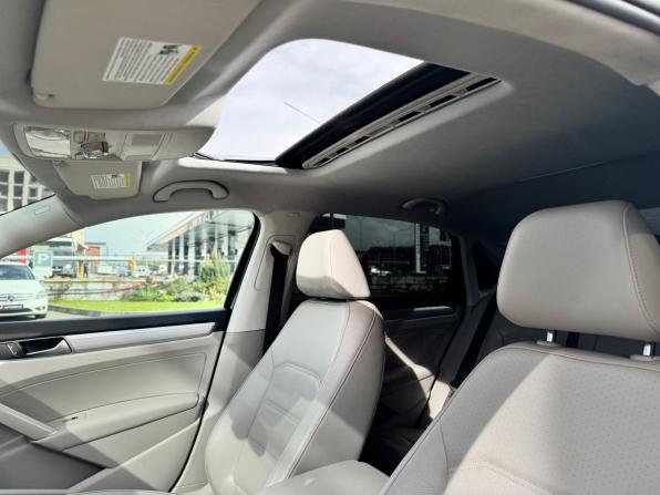 Volkswagen Passat B8 с пробегом 2018 года, цена 1 820 000 рублей, 113209 км, седан, Автокод Объявления