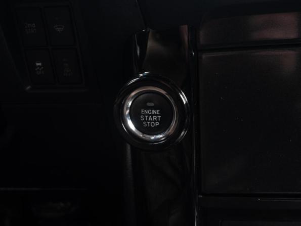 Toyota Land Cruiser Prado 150 Series Рестайлинг 1 с пробегом 2015 года, цена 4 050 000 рублей, 102947 км, внедорожник, Автокод Объявления