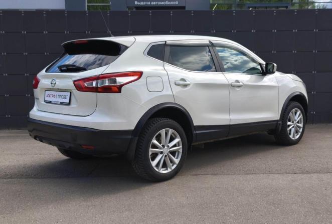 Nissan Qashqai II с пробегом 2016 года, цена 1 035 000 рублей, 207010 км, внедорожник, Автокод Объявления
