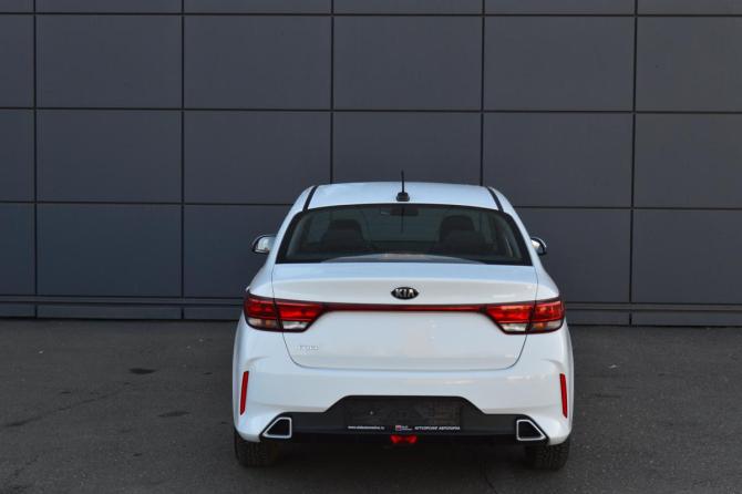 Kia Rio IV Рестайлинг с пробегом 2020 года, цена 1 460 000 рублей, 76051 км, седан, Автокод Объявления