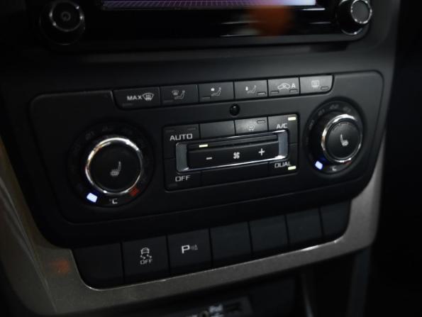 Skoda Yeti I Рестайлинг с пробегом 2015 года, цена 1 169 000 рублей, 208951 км, внедорожник, Автокод Объявления