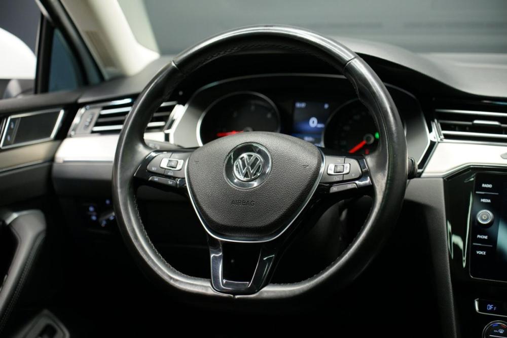 Volkswagen Passat B8 Крым  - изображение 13
