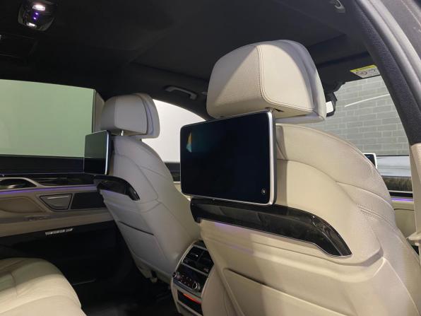 BMW 7 серии VI (G11/G12) с пробегом 2016 года, цена 3 449 000 рублей, 156961 км, седан, Автокод Объявления
