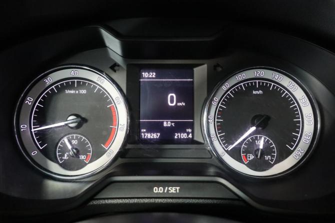 Skoda Octavia III (A7) Рестайлинг с пробегом 2017 года, цена 1 399 000 рублей, 177000 км, лифтбек, Автокод Объявления