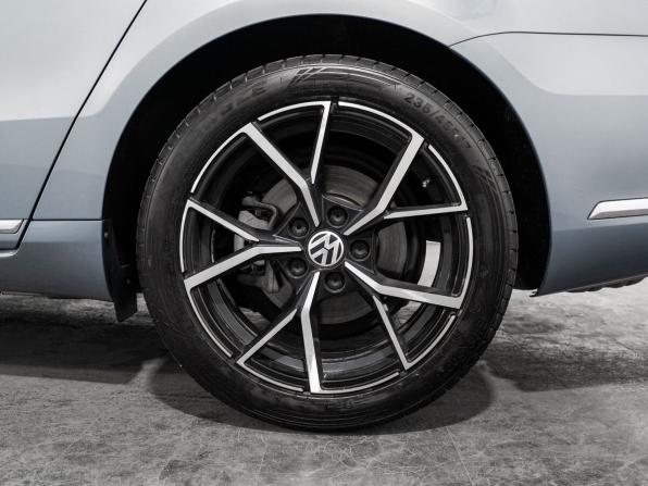Volkswagen Passat B7 с пробегом 2012 года, цена 1 080 000 рублей, 101192 км, седан, Автокод Объявления