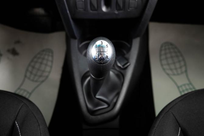 Renault Logan II Рестайлинг с пробегом 2020 года, цена 1 129 000 рублей, 58289 км, седан, Автокод Объявления