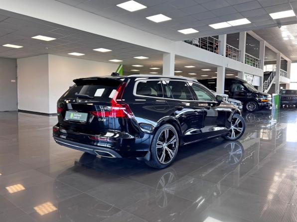 Volvo V60 II с пробегом 2018 года, цена 2 240 000 рублей, 273438 км, универсал, Автокод Объявления