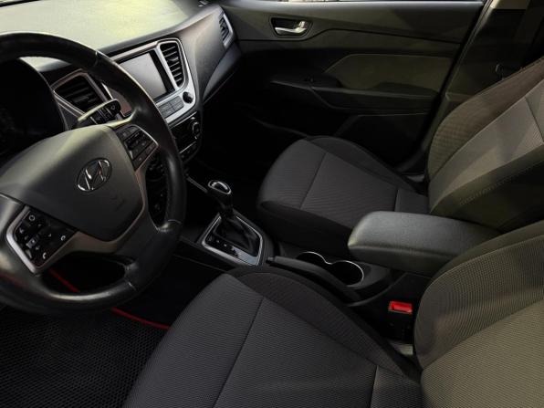 Hyundai Solaris II с пробегом 2020 года, цена 1 330 000 рублей, 176229 км, седан, Автокод Объявления