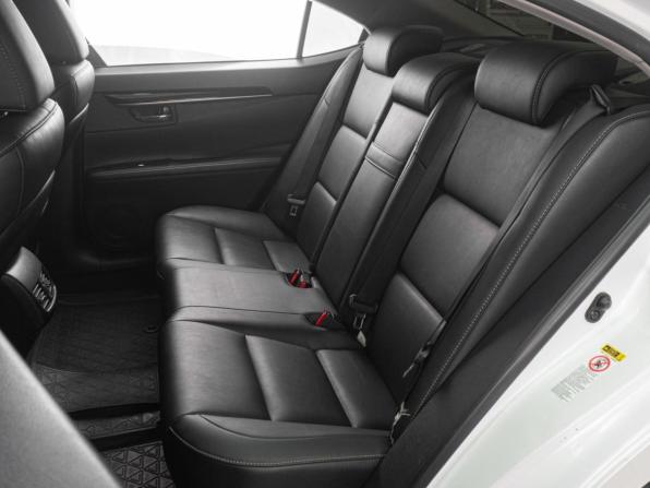 Lexus ES VI с пробегом 2013 года, цена 2 589 000 рублей, 171566 км, седан, Автокод Объявления