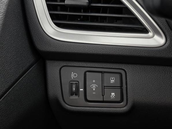 Hyundai Solaris II с пробегом 2019 года, цена 1 171 000 рублей, 214361 км, седан, Автокод Объявления