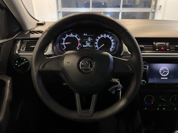 Skoda Rapid I Рестайлинг с пробегом 2018 года, цена 1 093 000 рублей, 201030 км, лифтбек, Автокод Объявления