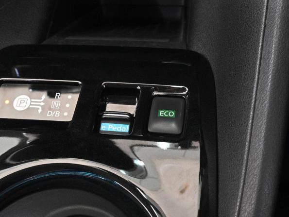 Nissan Leaf II (ZE1) с пробегом 2018 года, цена 1 685 000 рублей, 110461 км, хэтчбек, Автокод Объявления