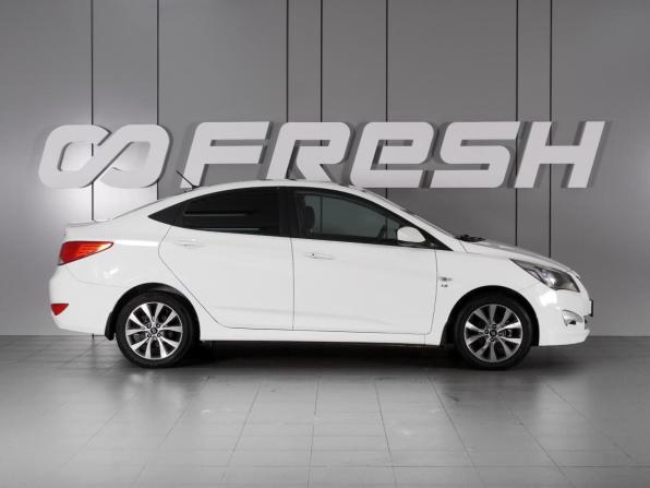 Hyundai Solaris I Рестайлинг с пробегом 2015 года, цена 1 065 000 рублей, 217179 км, седан, Автокод Объявления