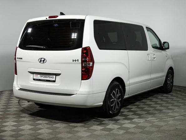 Hyundai H-1 II Рестайлинг 2 с пробегом 2021 года, цена 2 799 585 рублей, 111884 км, минивэн, Автокод Объявления