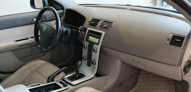 Volvo S40 II Рестайлинг с пробегом 2011 года, цена 649 000 рублей, 245000 км, седан, Автокод Объявления