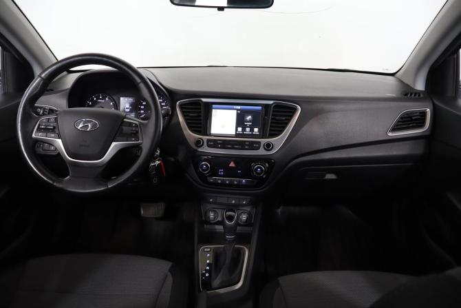 Hyundai Solaris II с пробегом 2018 года, цена 1 099 000 рублей, 195000 км, седан, Автокод Объявления