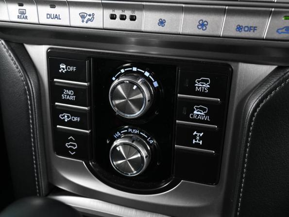 Toyota Land Cruiser Prado 150 Series Рестайлинг 3 с пробегом 2022 года, цена 6 450 000 рублей, 37041 км, внедорожник, Автокод Объявления