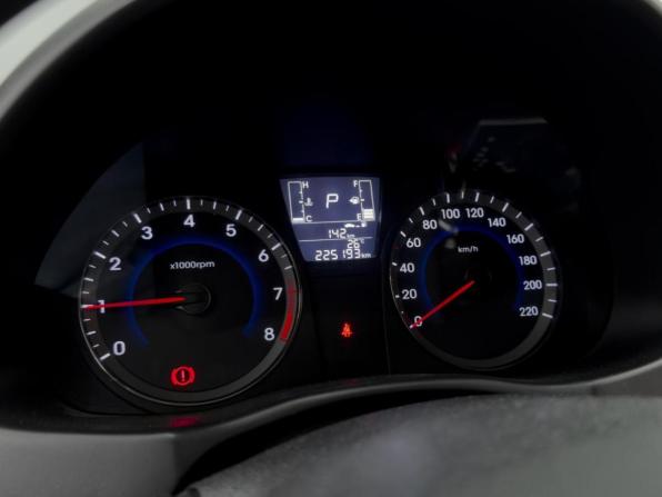 Hyundai Solaris I Рестайлинг с пробегом 2015 года, цена 799 000 рублей, 225193 км, хэтчбек, Автокод Объявления