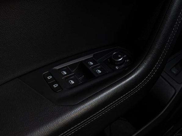 Volkswagen Touareg III с пробегом 2019 года, цена 6 880 000 рублей, 99090 км, внедорожник, Автокод Объявления