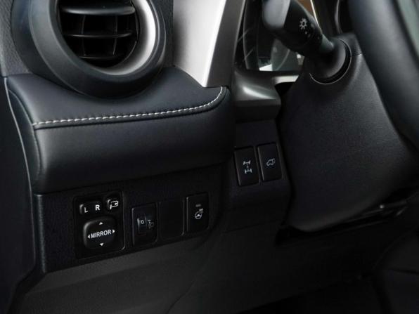 Toyota RAV4 IV (XA40) Рестайлинг с пробегом 2016 года, цена 2 649 077 рублей, 121292 км, внедорожник, Автокод Объявления